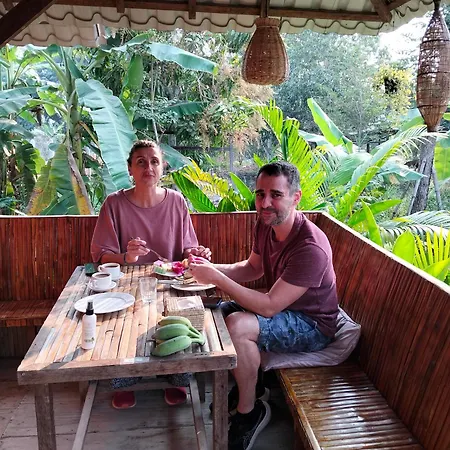 Savet Family Homestay & Tour Battambang Exterior photo