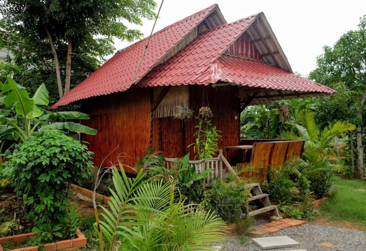 Savet Family & Tour * Battambang